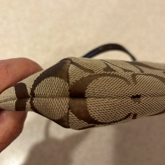 Coach wristlet - Picture 6 of 9